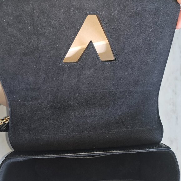 Louis Vuitton Twist Shoulder Bag MM Black Leather Epi - Picture 7 of 11